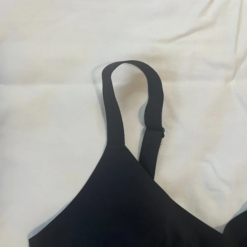 Knit Solid Black Padded V-Neck Evolution Adjustable Bra (NWT) | Size 6